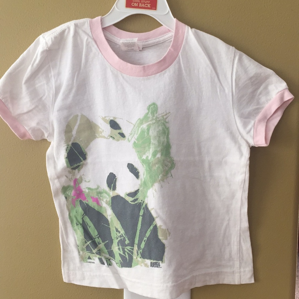 💋3/$15💋Girls panda t-shirt